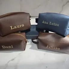 Necessaire Personalizada Media Em Sintético - lembrancinha Casamento Aniversário Madrinha 15anos