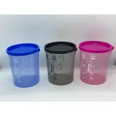 conjunto de copos medidores e dosadores de 400 ml com tampa nas cores fume, azul e rosa donas de casa e cozinha