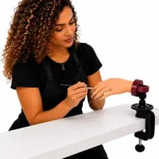 Kit Mão Articulada para Prática de Unhas com Fixador de Mesa