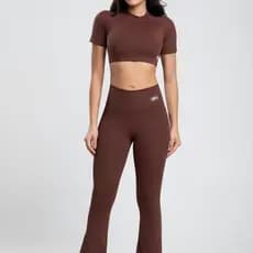 Conjunto Feminino Fitness Poliamida Calça Flare e Cropped Manga Curta Marrom
