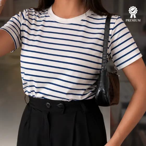 T-shirt Básica Elegante Listrada Moda Gringa Basico Camiseta Blusa Estilosa Feminina Rica Blusinha