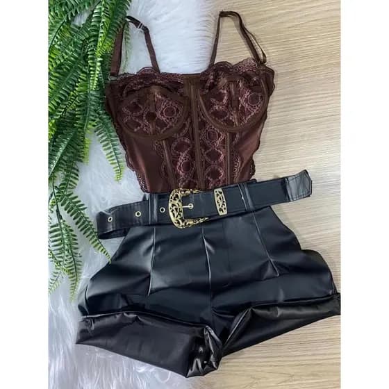 Conjunto Feminino Moda Country Cropped Top De Renda e Short De Couro Com Cinto Courino Moda Balada