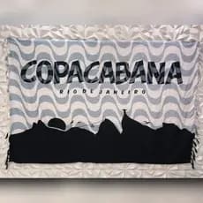 Canga de Praia Saida de Praia grande Feminina Tecido Sintético em Poliéster Copacabana Fundo Branco