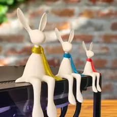 Decoração de Coelho Sentado com Cachecol - 3 Tamanhos (P, M, G) ou Kit 3 Coelhos PMG