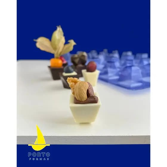 FORMA PROFISSIONAL P/ CHOCOLATE: DOCES FINOS QUADRADOS 6 EM 1 COD 224 PORTO FORMAS