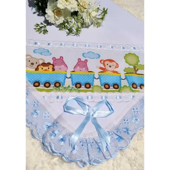 Manta Cueiro Bordado Inglês  Manta de berço ou Bebê Conforto  de Algodão e Faixa Digital Trem Azul