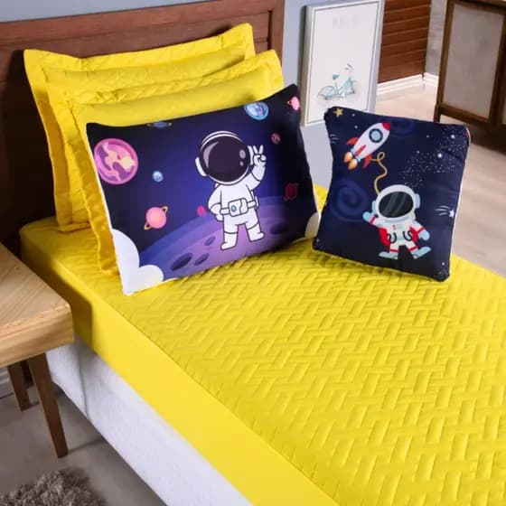 Kit Colcha Sleep 5 Pçs Solteiro Amarelo Astronauta Matelado Com Elástico Fronha Almofada Lençol Fofo