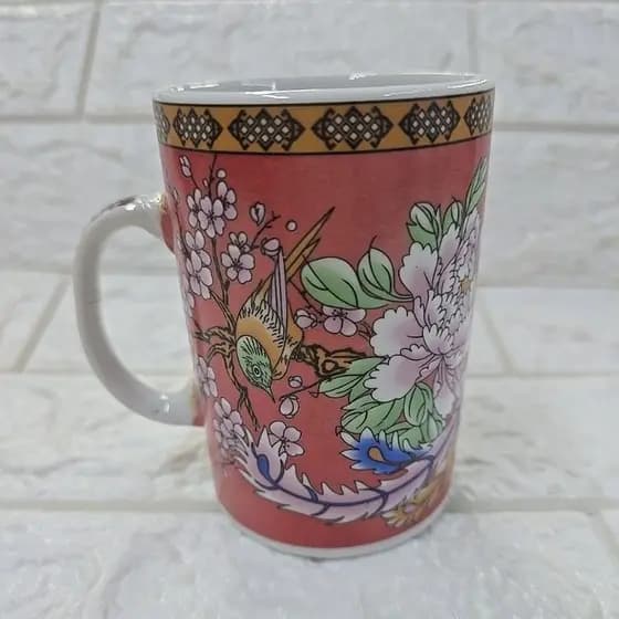 Caneca Oriental-pequeno defeito