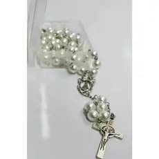 Terço religioso católico Nossa Senhora Aparecida Pérola Prateado - Caixinha Retangular - SKU-107