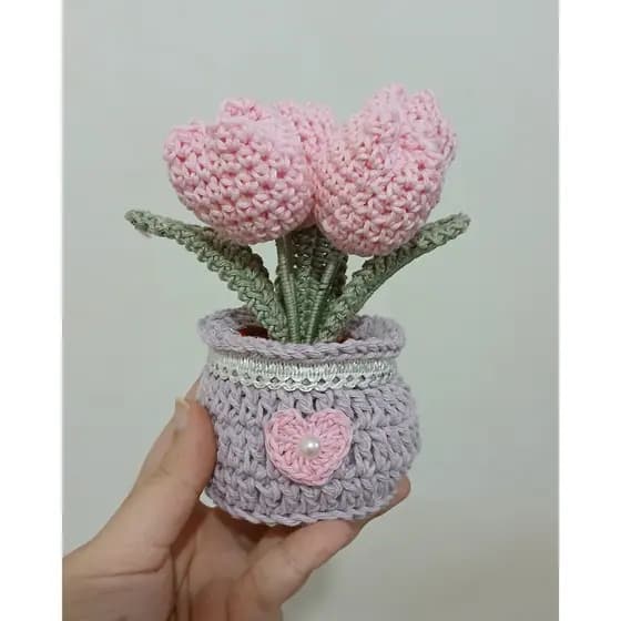 Vaso de flor em crochê Tulipas rosa bebê e vaso Lilás AMIGURUMI