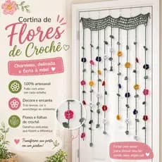 Cortina de crochê com flores