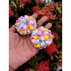 Laços Par de Pompom de Fitas  MÉDIO ( M) 7,5cm no Bico de Pato Presilhas Parzinho de Laços  Chiquinha