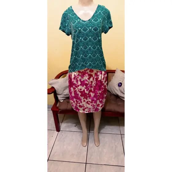 Saia Moda Evangélica  com zíper - Blogueira florida   /poliéster com forro /Saias floral dits bainha com babado