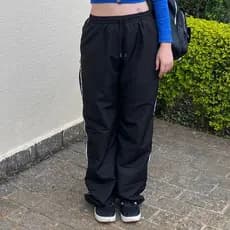 Calça Básica Escolar Juvenil com Linha do Lado