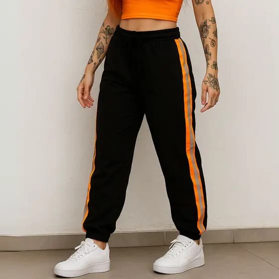 Calça Preta com Lateral Laranja  e Faixa Refletiva