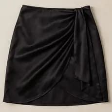 Saia Elegante drapeada de cetim com ajuste simples