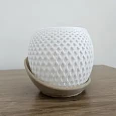 Vaso Decorativo Elegante Design Moderno Texturizado com Base Elegante Vasinho de Mesa