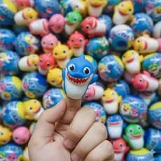 10 Baby Shark DEDOCHE CAPSULA SUPRESA envelopado 5,5cm,2,5 POLEGADAS LEMBRANCINHA ANIVERSARIO
