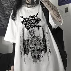 Camiseta Manga Curta Feminina Com Estampa Gótico