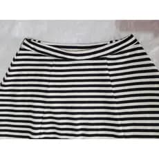 Saia Evasê Listrada Shein Preta E Branca Tam M Gode Casual Rodada Estilo Blogueira Algodão Elastano Confortável Brechó