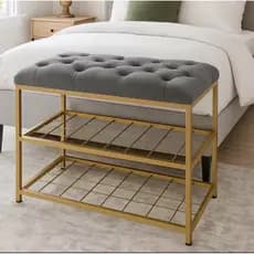 Banco Sapateira 2 Andares Metal Dourado com Estofado Veludo Capitonê 47x30x60cm Decoração Quarto Hall Luxo