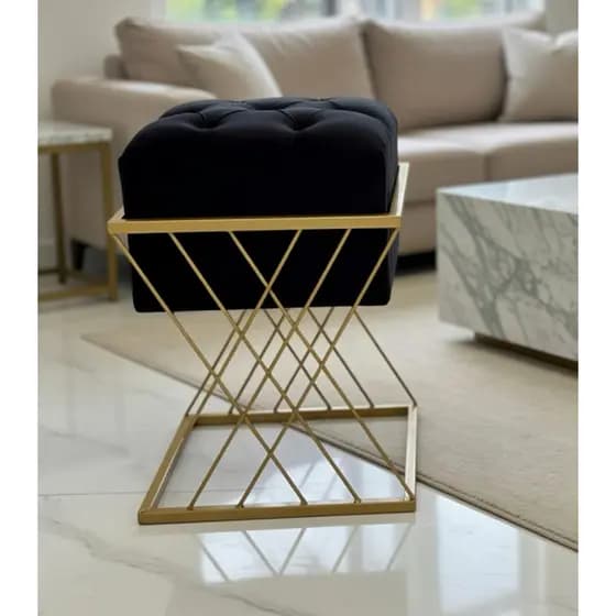 Puff Treliça Dourado Veludo Capitonê Base Metal Decoração Sala Quarto Luxo
