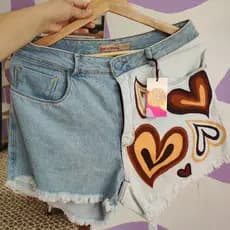 Short Jeans Customizado Corações