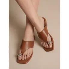 Rasteira Flat Feminina Asa Delta Detalhe Metal Anel Dedo