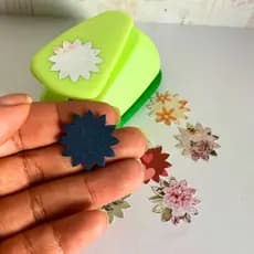 Furador Flor Girassol 2,5cm para papel Scrapbook e Art Journal Colcha de Retalhos Tamanho Colagens Cartões Lembrancinha