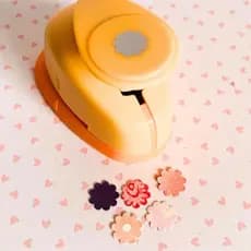 Furador Micro Flor 1cm para papel Scrapbook e Art Journal Colcha de Retalhos Colagens Cartões Lembrancinhas