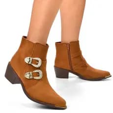 Bota Feminina Western Camurça Cano Curto Bico Fino Salto Médio Fivela Texana  Kallys 930