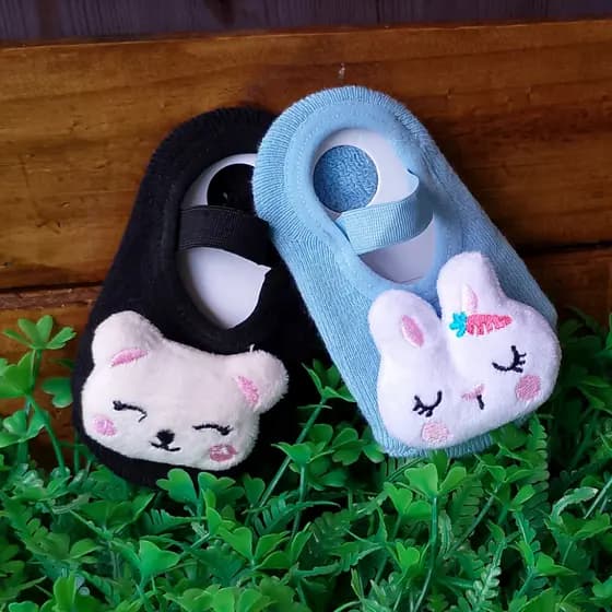 Kit 2 Pares Meia Sapatilha Bebê Com Chocalho E Antiderrapante 0-12 Meses Personagens Lúdicos