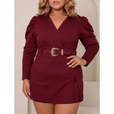 Macaquinho com Cinto e Fivela Destaque Plus Size – Modelagem Confortável em Crepe de Malha