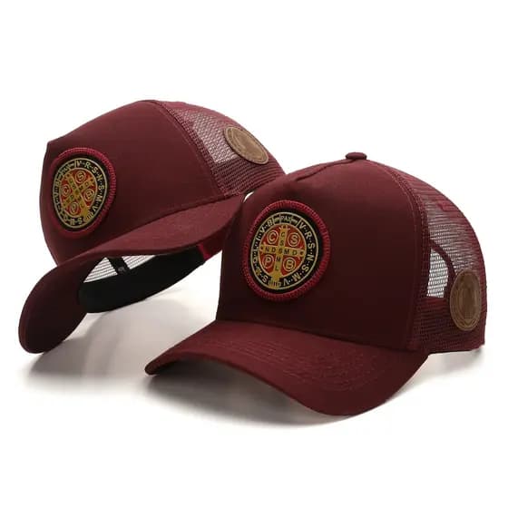 Boné Trucker Medalhão De São Bento Telinha Respirável Premium Aba Curva Ajustável Masculino Feminino Original