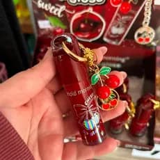 1 ou 2 Lip Gloss Cereja com Chaveiro - Gloss Cereja Hold Morning