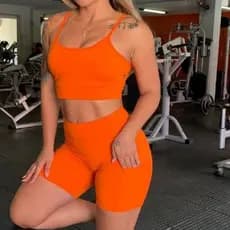Conjunto Fitness Feminino Short Cintura Alta com Bolso + Top Modelador com Bojo Academia Poliamida