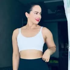 TOP FEMININO EM POLIAMIDA COM BOJO RETRO ALÇAS FINAS MALHA ENCORPADA