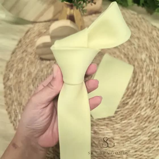 Gravata Amarelo Manteiga Lisa
