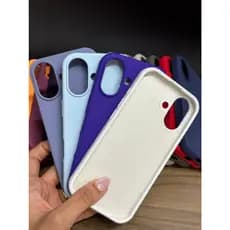 Capa Para Celular De Silicone Aveludada Premium IP 17 Câmera Aberta Capinha Protetora Com Maça