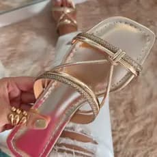 Sandália Rasteirinha Dourada Tiras com Pedraria Strass Bico Quadrado Moda Feminina Verão