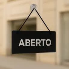 Placa Preta Em Acrílico Aberto/Fechado Espelhado Prata