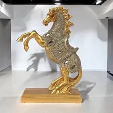 Estatueta de Cavalo Decorativo em Resina – Escultura Elegante para Sala, Quarto e Escritório