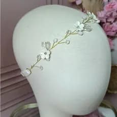 Tiara para batizado Tiara daminha Tiara branca tiara de flores branca