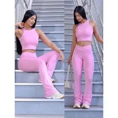 Conjunto Fitness Calça Flare + Blusa totalmente forrada Ajuste Perfeito e Silhueta Definida Toque de Poliamida Academia