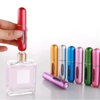 Porta Perfume Portátil Cores Aleatorias Spray 5ml Compacto Elegante Recarregável Ideal para Viagens e Uso Diário