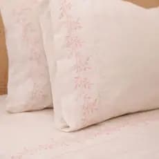 Jogo de Cama 4 Peças Lençol Sobrelençol Fronhas 300 Fios Casal Queen King Delicatta Detalhe Bordado