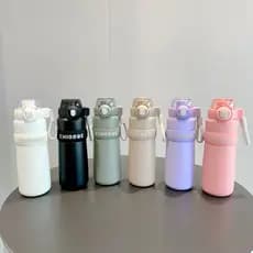 Garrafa Térmica Com Trava e Bico de Silicone Alça Lazer Esportes Inox 550ml Anti-vazamento