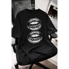 Camiseta Oversized Estampa Lábios Feminina | Algodão Confortável Fashion