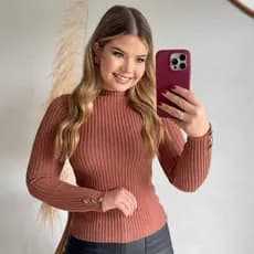 Blusa Tricot Feminino Cacharrel Canelada Modal Premium Detalhes Botões no Punho Gola Alta Tricoliny