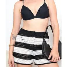 Shorts Saida De Praia Listrado Crochê Regulagem e Elastico na Cintura Tricot Feminino Moda Praia Trico